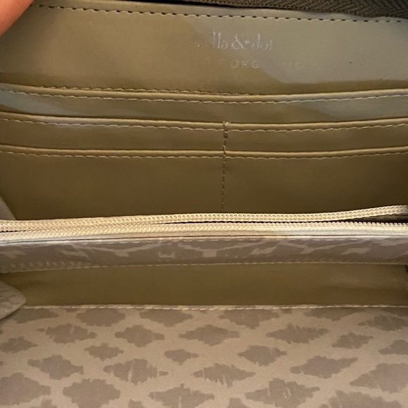 Stella & Dot Taupe Hello Gorgeous Crossbody Grey Wallet - Picture 13 of 16